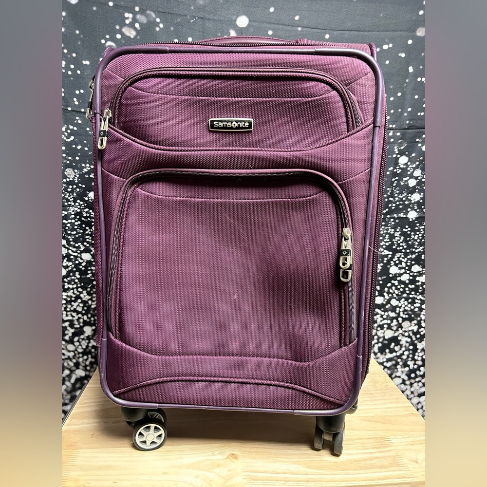 4 Wheel Samsonite Spinner Suitcase - Deep Purple